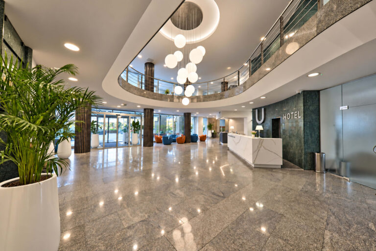 Recepcija U Hotela v Ljubljani